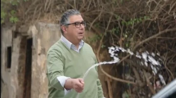 مسلسل “كان ياما كان” الحلقة 8: قرار ماجد الكدواني بإعادة السيارة لطليقته